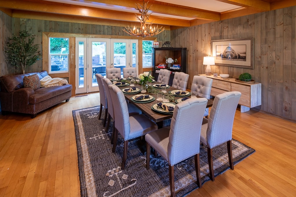 Formal dining table set for a celebration dinner at Valle View Retreat