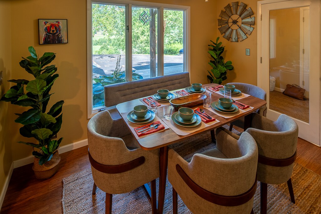 Breakfast nook set for brunch at Valle View Retreat