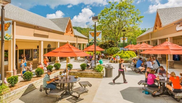 Shoppes on the Parkway outlet center in Blowing Rock