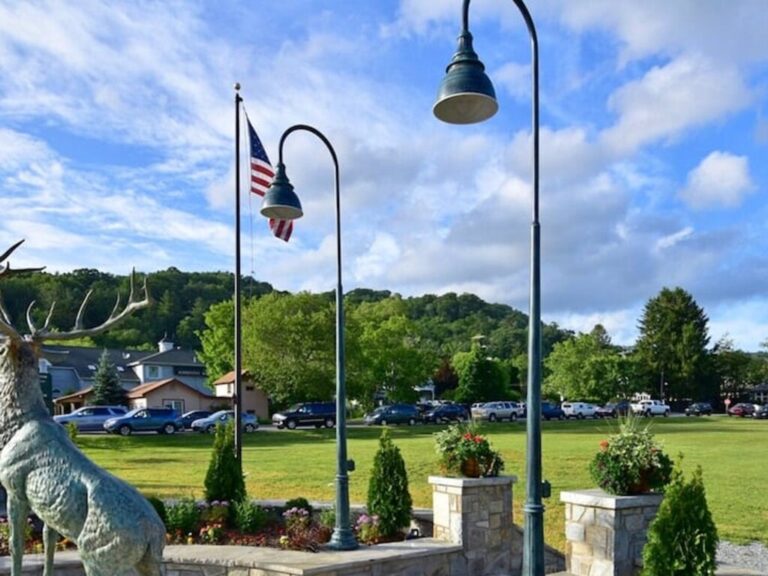 Lamp posts and the town green in Banner Elk