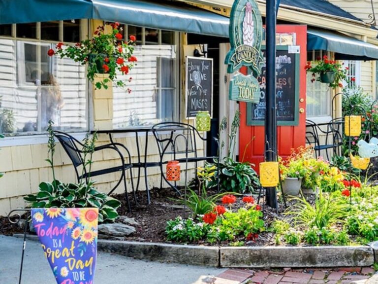 Flower-filled shopfronts in Blowing Rock